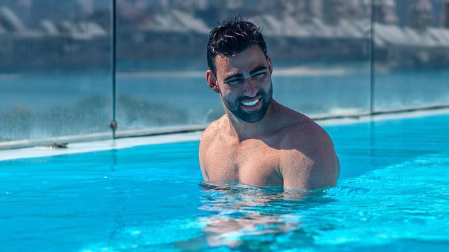 Tips For Swimming With A Men Hair System